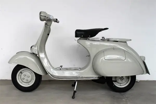 1958 Piaggio Vespa 125 VNA