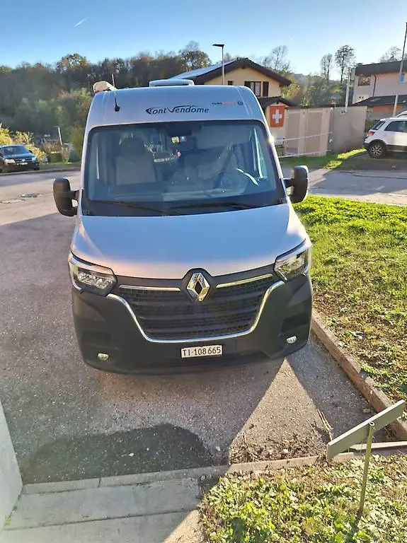 camper Renault 2022 font Vendome master van XS