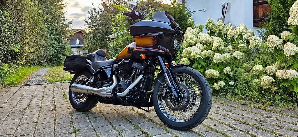 Harley Davidson FXLRST Tabacco Fade 2024