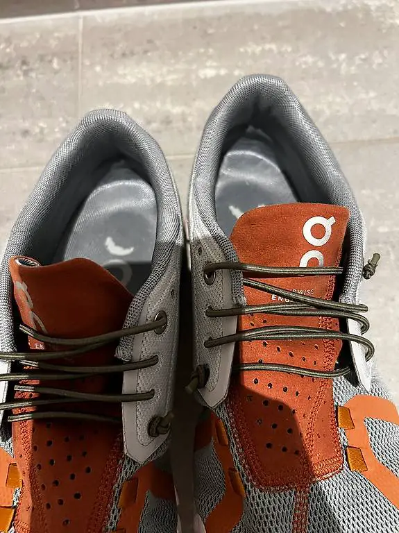 Neuwertige Herren On Cloud Schuhe 42