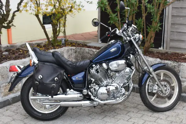 Yamaha Virago XV 750 4GK, ab Platz