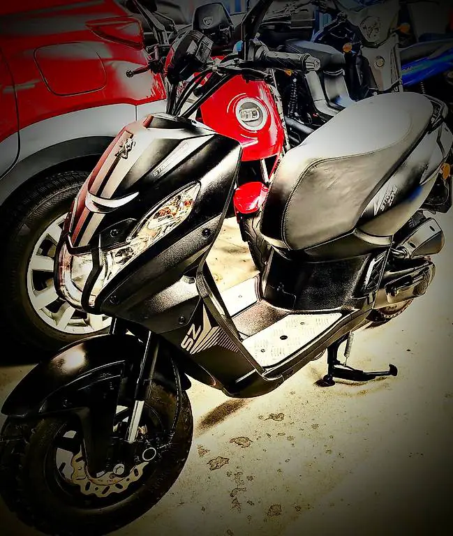 Roller Peugeot Streetzone 50ccm.