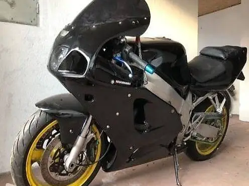  KAWASAKI NINJA 750 ZX-7R Böser mit Zubehör nur 26000Km jg98