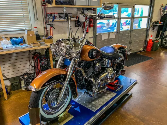 harley-davidson flstn 1584 softail deluxe