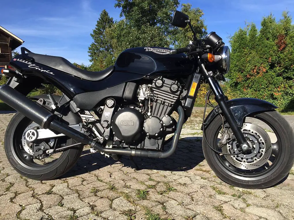 Triumph Speed Triple 900
