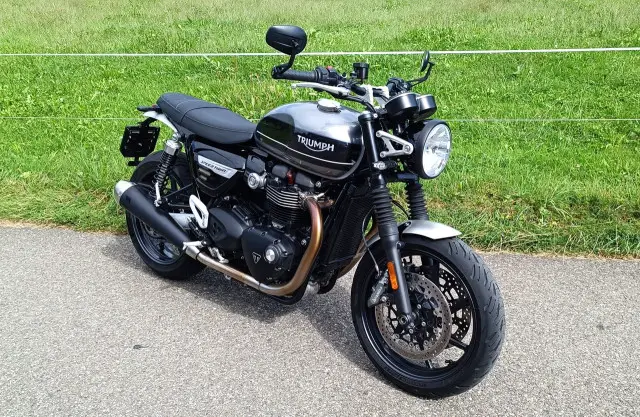 triumph speed twin 1200