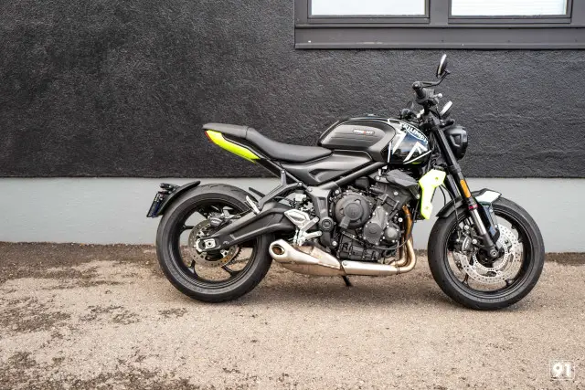 triumph trident 660