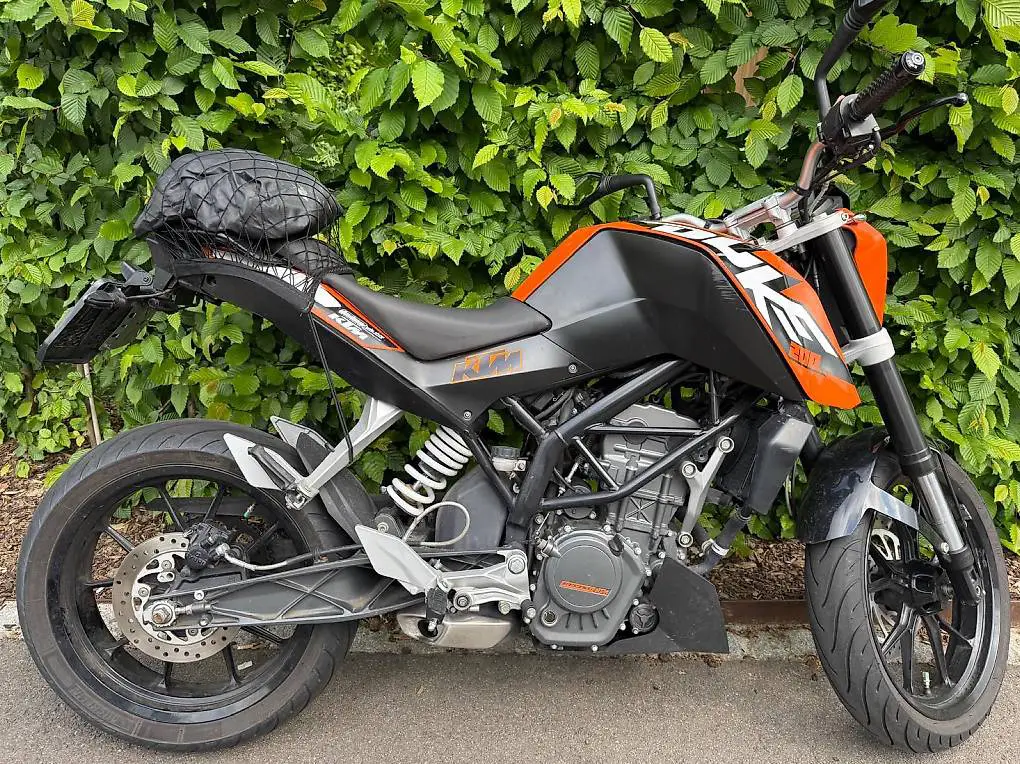 ktm duke 200