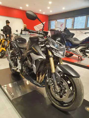 suzuki gsr 750 a/u