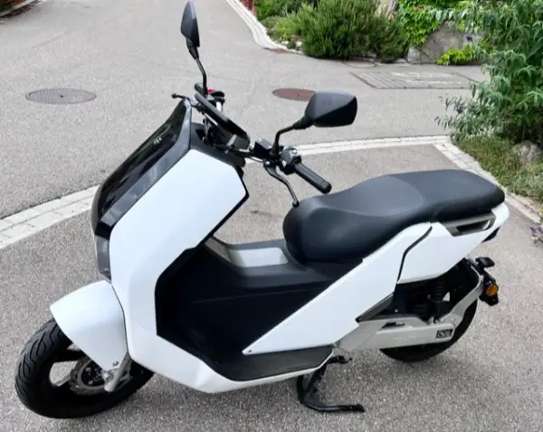 Ecooter E5 / Elektro Roller / 100Km