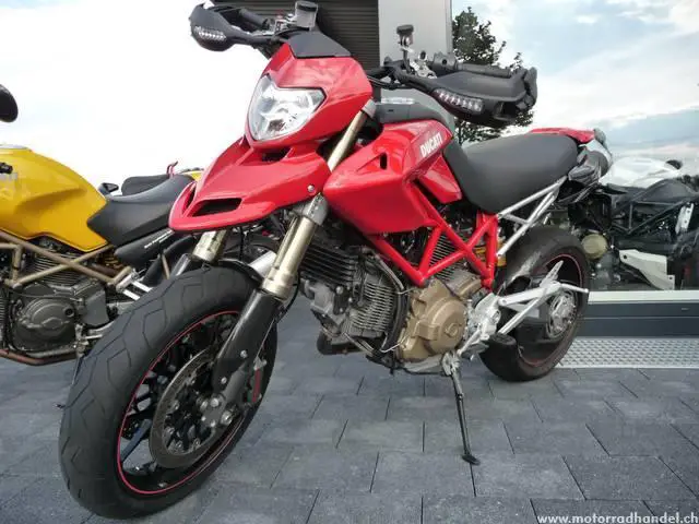 DUCATI 1100 Hypermotard S