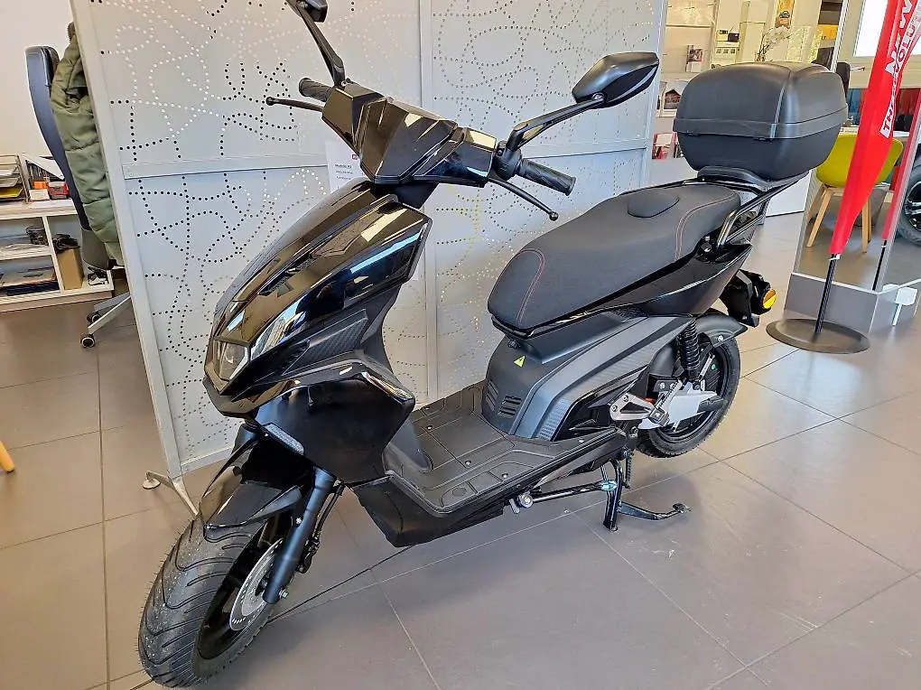 UGBEST R3 scooter elettrico