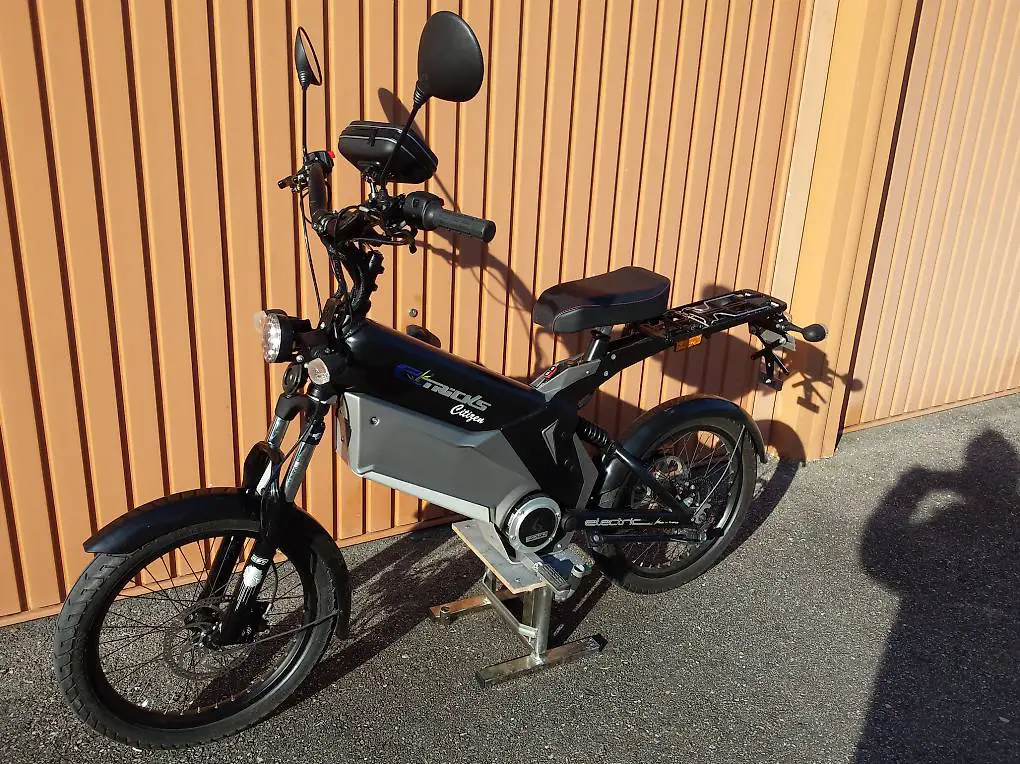 E-Bike Elektrokleinmotorrad E-Tricks Top