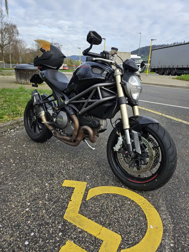 DUCATI 1100 Monster Evo