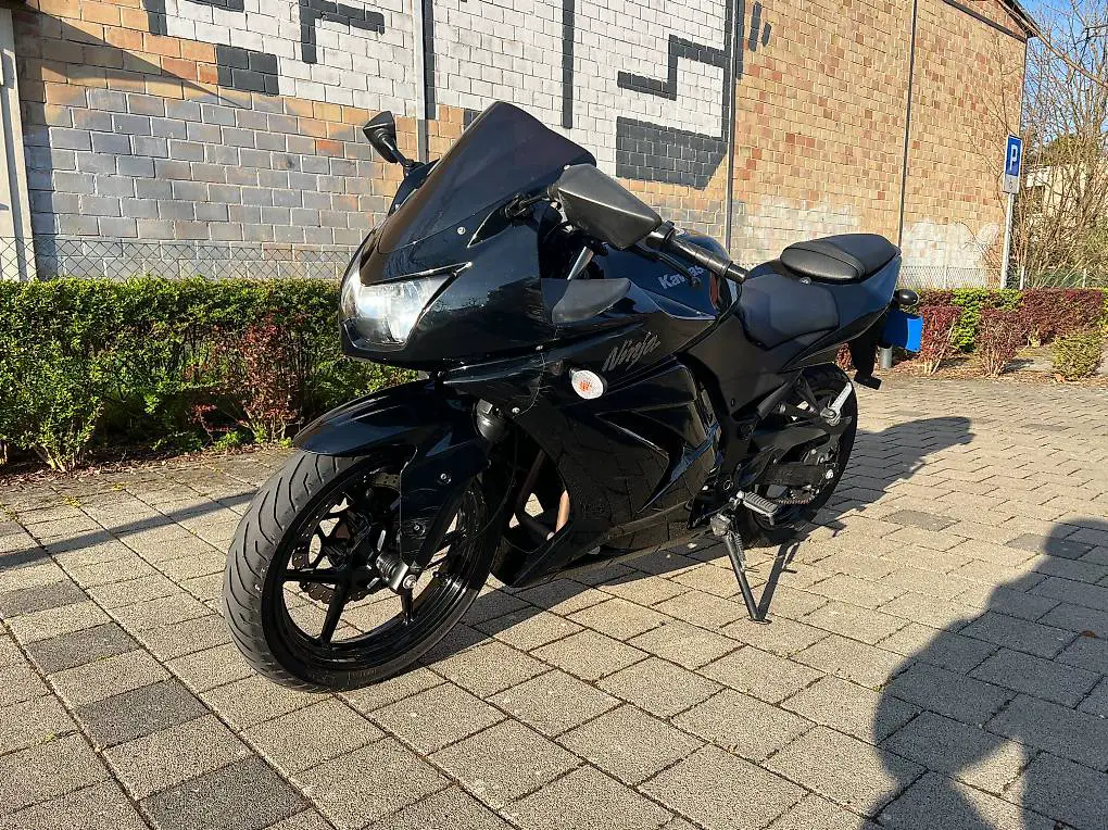Kawasaki Ninja 250R? Frisch ab MFK