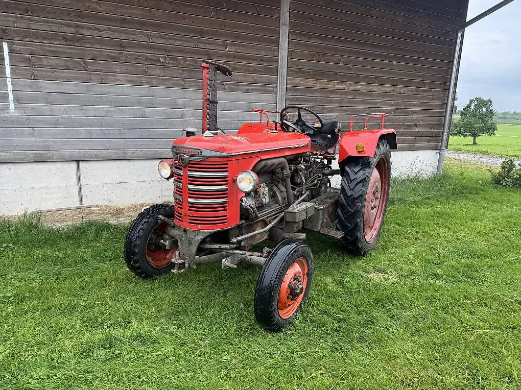 Hürlimann D80SSK mit Mähbalken