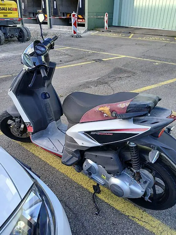 Aprilia SR Motard 125