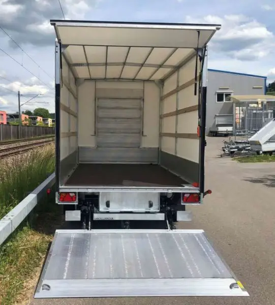 Transportanhänger Anhänger mit Hebebühne Dhollandia trailer