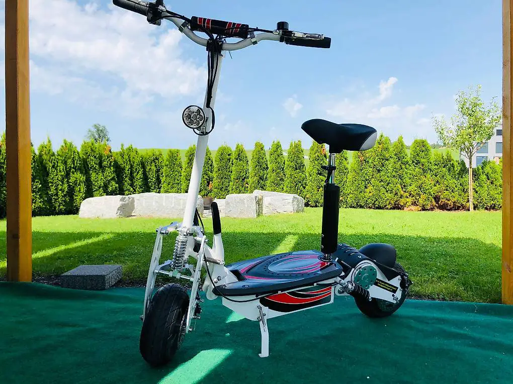 Elektro Trotti, E Scooter 500W 36V, Elektroscooter mit Sitz