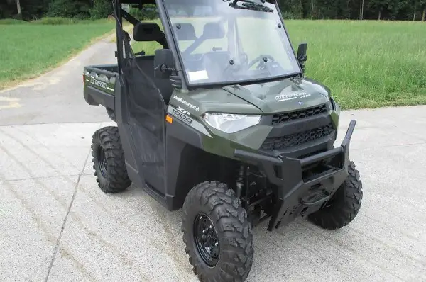  POLARIS Ranger XP 1000 Base (ATV / Quad)