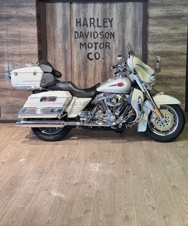 harley-davidson flhtcuse3 1802 screamin eagle electra glide