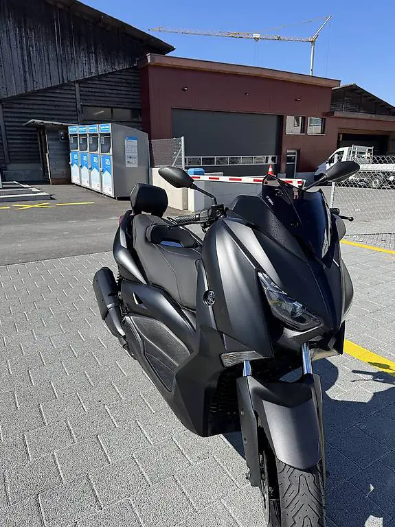 Yamaha X-Max 300