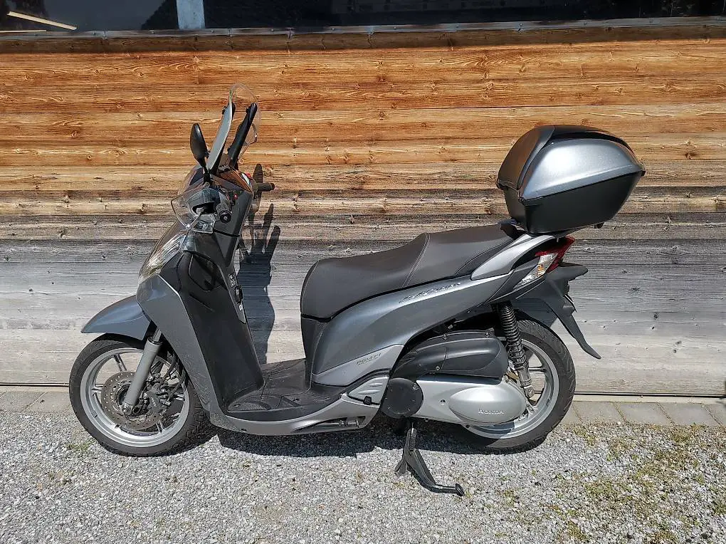 Roller Honda SH300A ABS NF02D 2011 279 ccm 20 kW grau