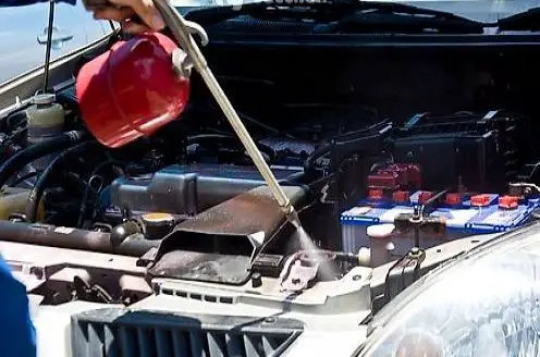  Lavaggio motore e telaio auto