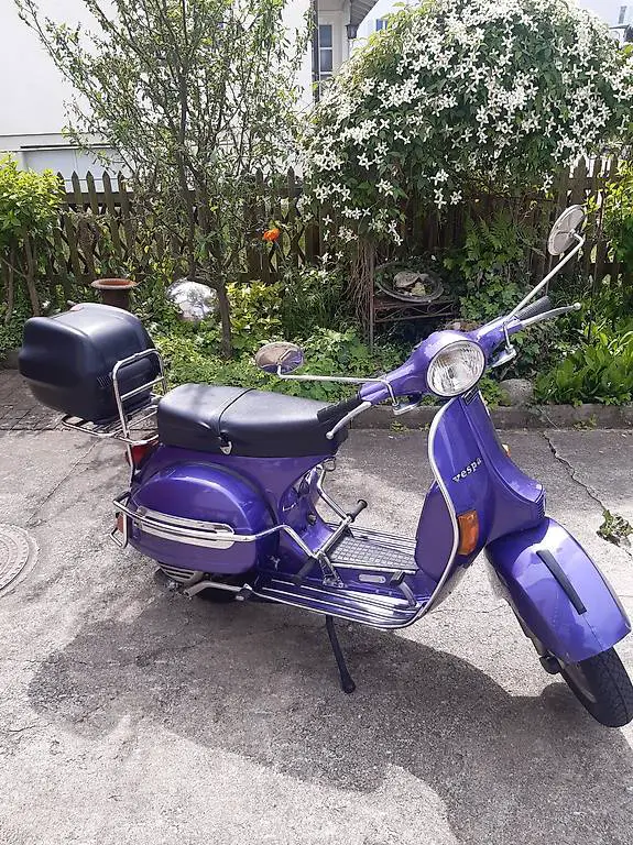 VESPA PX 125 JG 1981 mit Veteraneneintrag