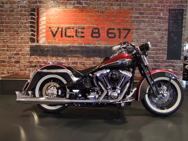 HARLEY-DAVIDSON FLSTSC 1584 Softail Heritage Springer Classic