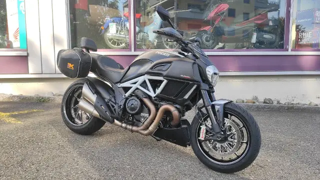 DUCATI Diavel 1200 Carbon