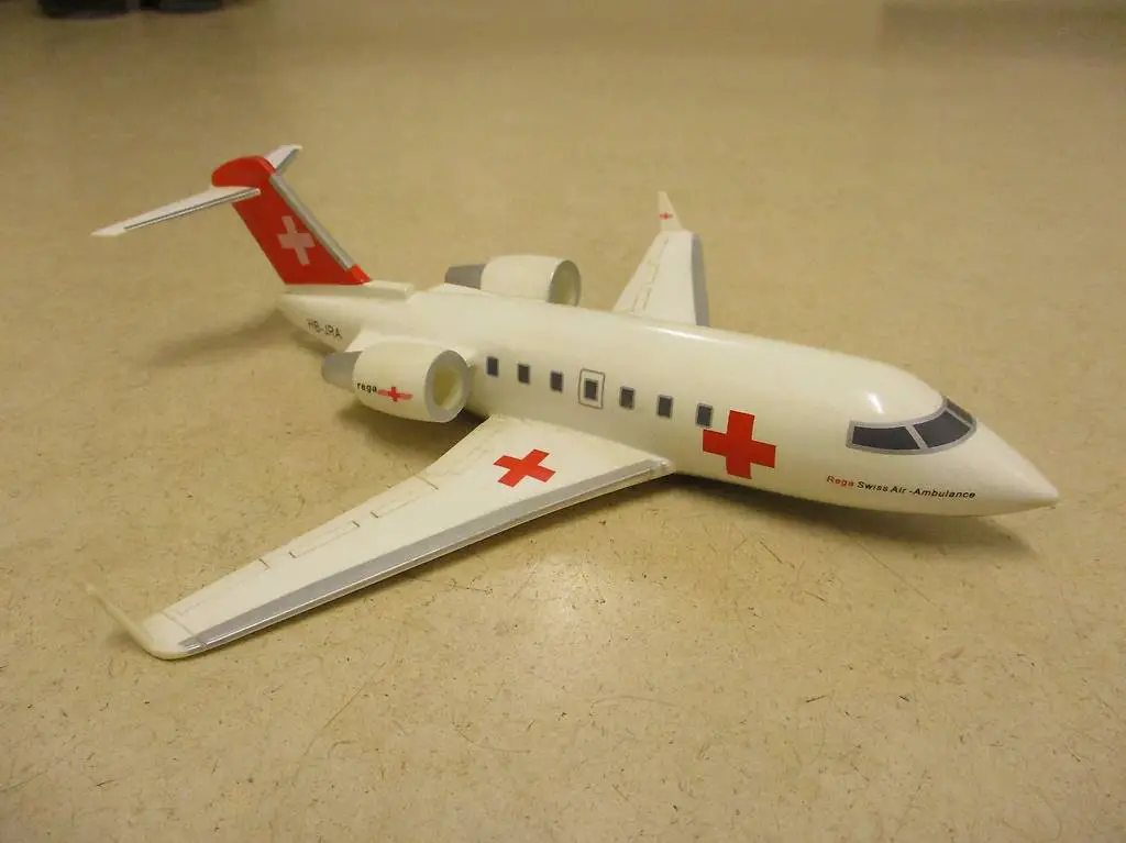 Rega Challenger 605 Air Ambulance Flugzeug-Modell HB-JRA