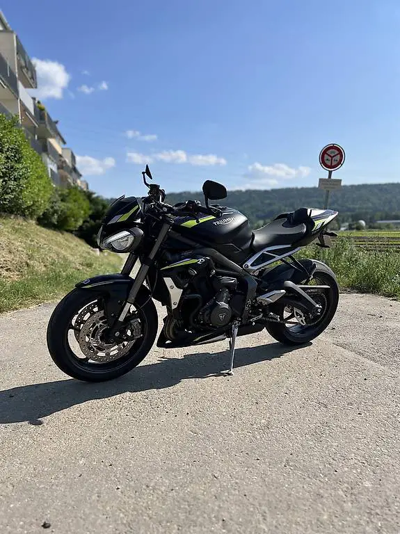 Triumph Street Triple RS