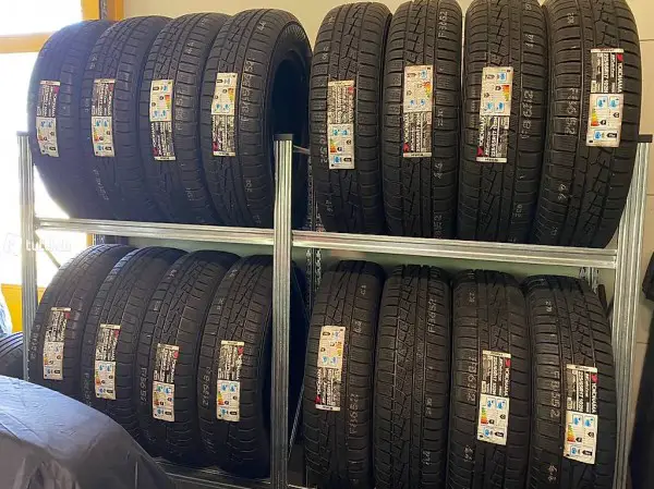 4 neue Reifen : 225.65.R 17 / 102 H