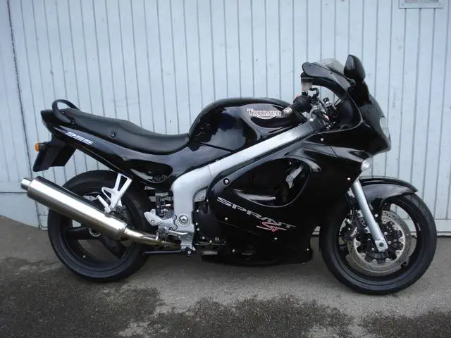 triumph sprint 955 st