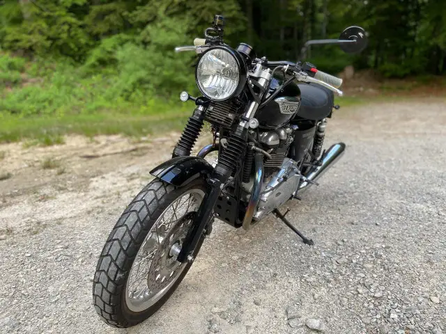 triumph thruxton 900