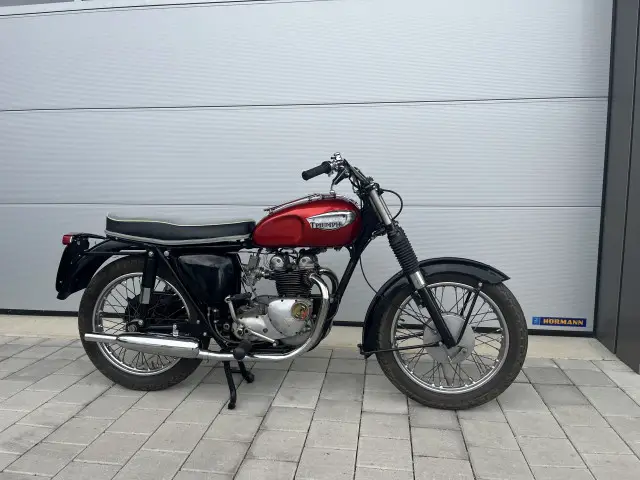 triumph retro