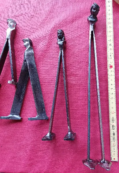 8 Kunst Fensterladen Figuren Skulpturen aus Metall