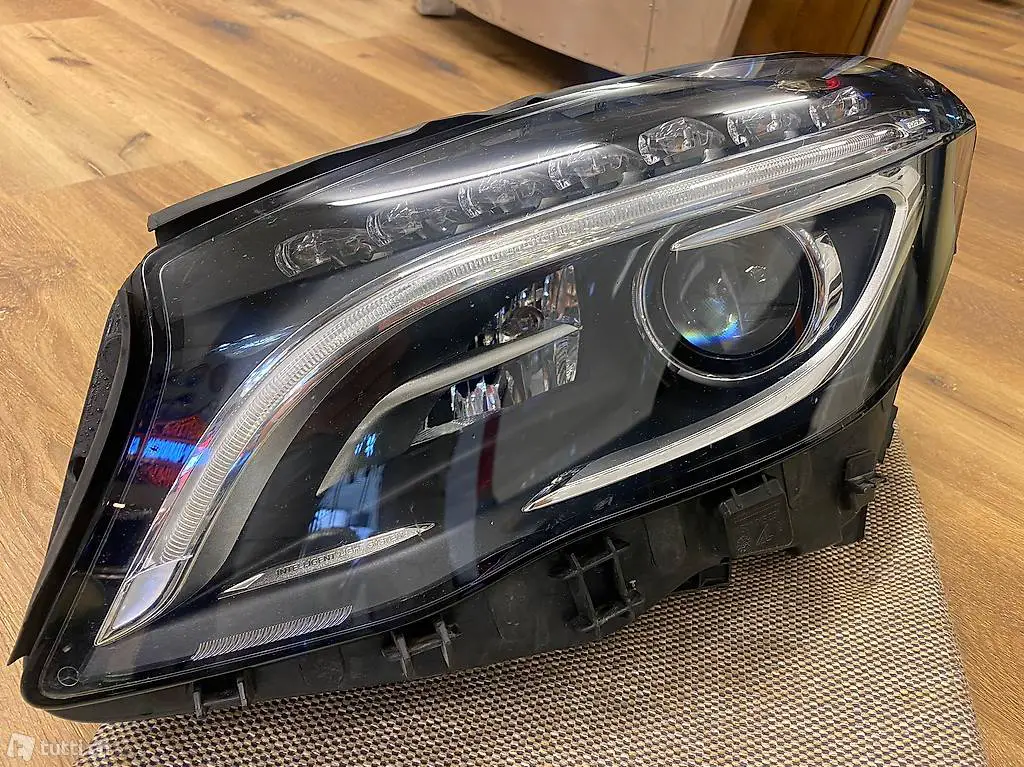 Lampe vo links Mercedes Benz amg a