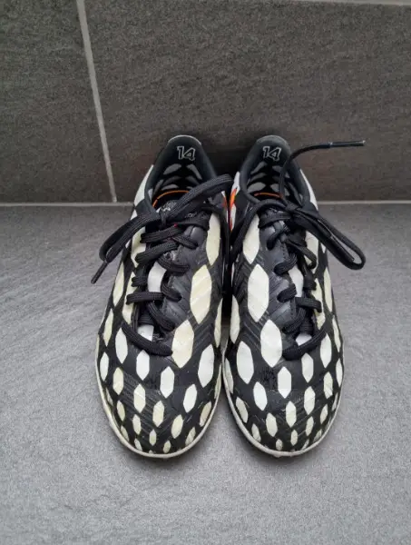 Adidas Fussballschuhe Grösse 33