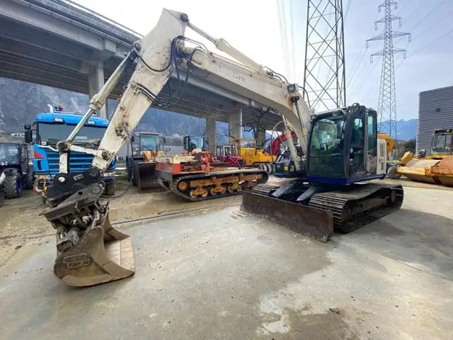 HITACHI, ZX135US-3, Bau - Geräte / Maschinen