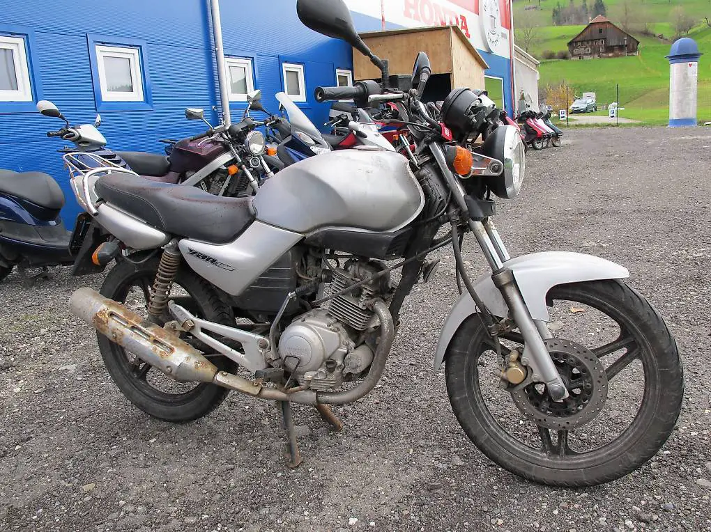 Yamaha YBR125 - defekt und mit Winterrost MCReb