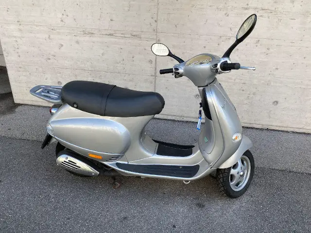 piaggio vespa 125 et4