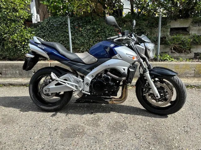 suzuki gsr 600