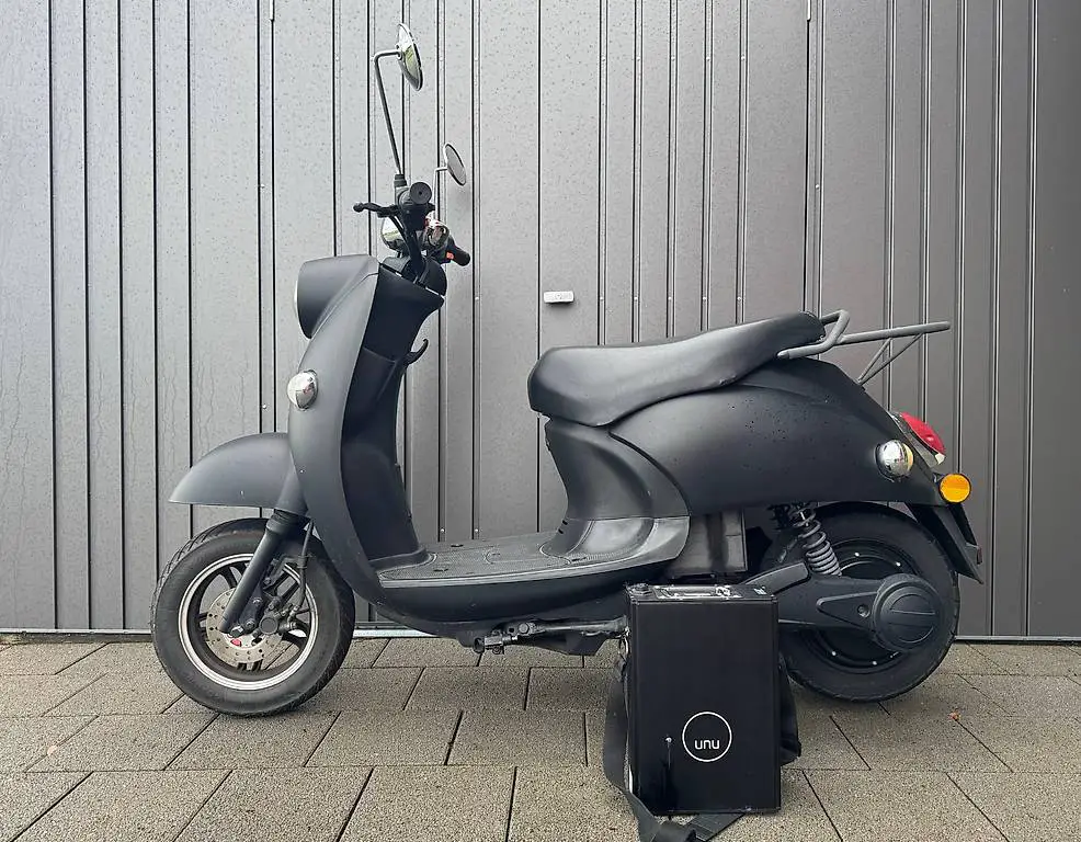 Motorroller (elektrisch) UNU Rebell 3