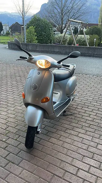Piaggio Vespa ET 4