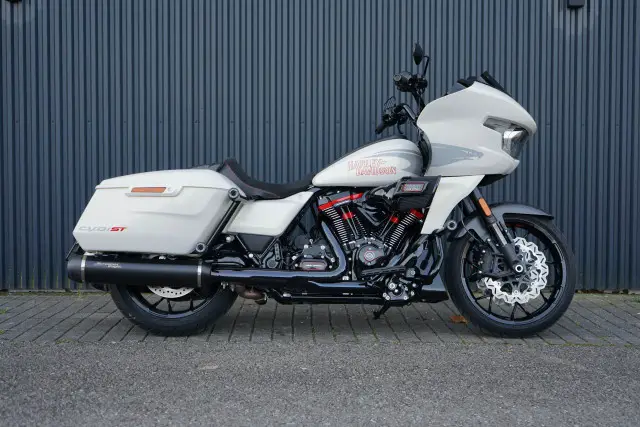 harley-davidson fltrxstse 1977 cvo road glide st 121