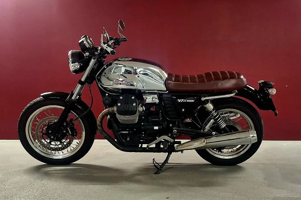Moto Guzzi V7 II special