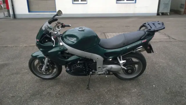 triumph sprint 955 rs