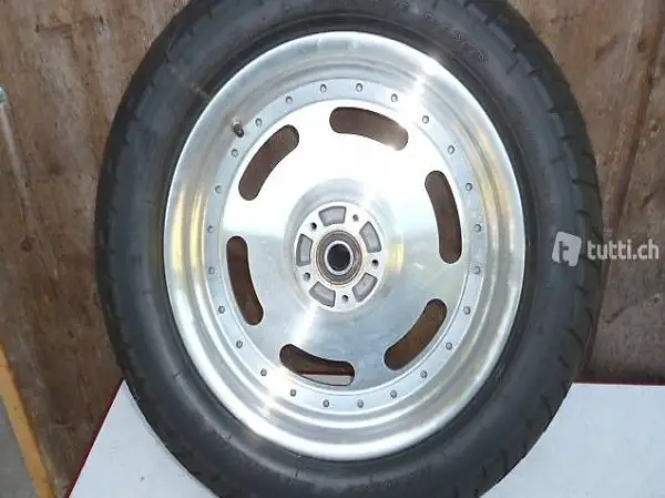 Harley Vorderes Rad von einem FXDF 2012